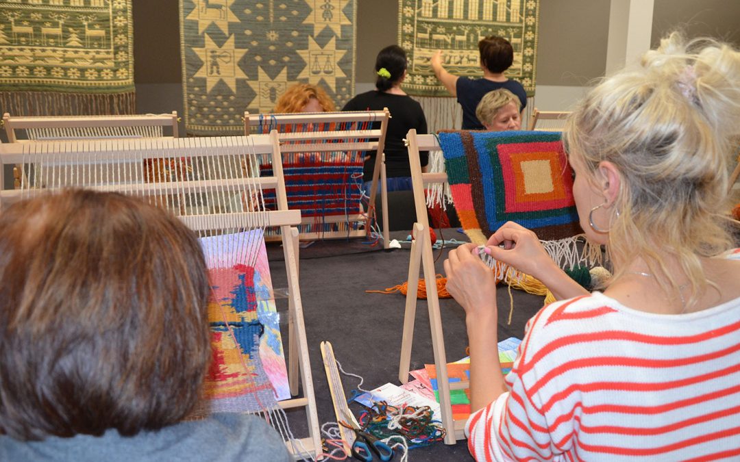 OD PRZĘDZY DO TKANINY